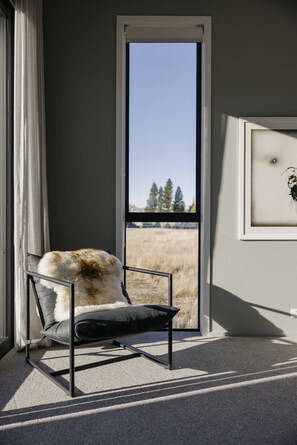 Interior - Tussock Fields, Twizel. EPIC mountain views! (Twizel)