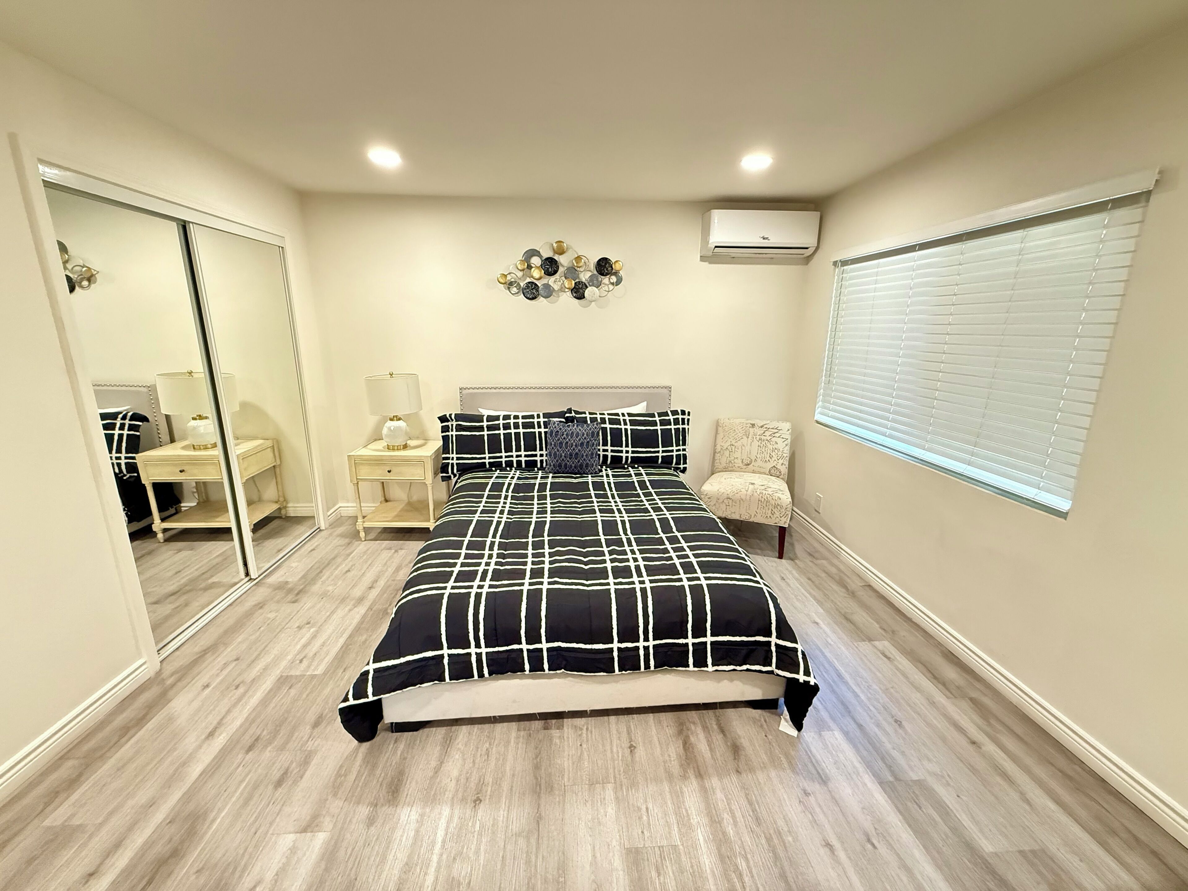 2 habitaciones, tabla de planchar con plancha y wifi gratis 