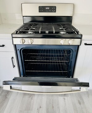 Fridge, microwave, oven, stovetop - Discounted Large Upland 2 Master Bedrooms - Close To Airport, Convention Center (Upland)