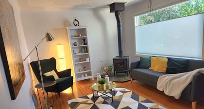 Charming full 4 bedroom house in convenient location/big fenced backyard