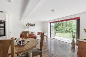 Interior - Ramblers is an ideal base for couples looking to stay (Marnhull)