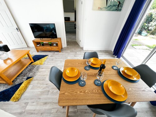 Lovely 3 Bedroom Terraced House near the university in Colchester