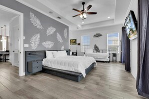 5 bedrooms, iron/ironing board