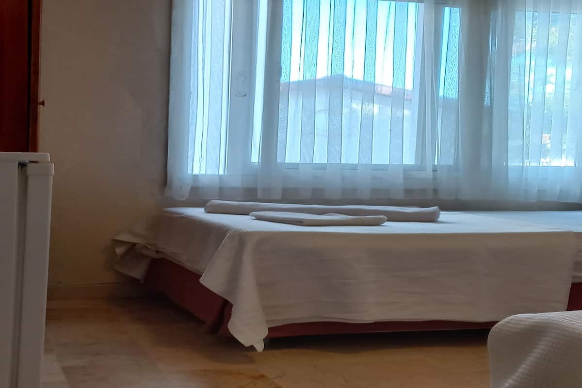Chambre Économique avec lits jumeaux | 1 chambre, minibar, espace de travail pour ordinateur portable