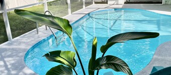 Adorable guest house with pool, Pet Friendly, in downtown Mount Dora,