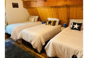 3 habitaciones, escritorio, wifi gratis y ropa de cama