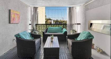 Located in West Hollywood . Walking distance to Sunset Strip and Entertainment.