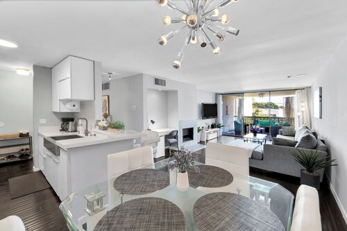 Located in West Hollywood . Walking distance to Sunset Strip and Entertainment.
