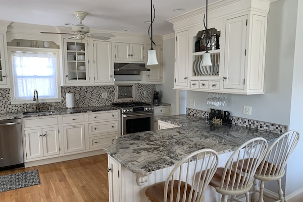 KITCHEN FROM DINING ROOM