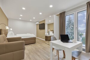Premium studio suite | Lakens van Egyptisch katoen, luxe beddengoed, een kluis op de kamer
