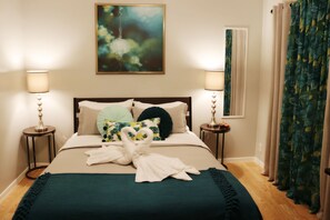 4 bedrooms, desk, iron/ironing board, travel crib