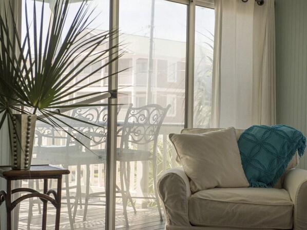 TV - Ocean view 4 Bedroom/3 Bath, Large balcony patio (Tybee Island)