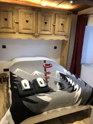 3 bedrooms, free WiFi, bed sheets - Chalet Cour des 3 Céline 6 Personnes Vieux Village (Bonneval-sur-Arc)