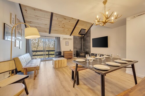 Modern Townhouse, everything brand new, Pool, Ski in/Ski out, Camelback SkiArea.