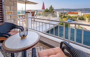 Outdoor dining - Amazing apartment in Barbat na Rabu (Barbat na Rabu)