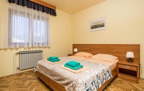 2 bedrooms, free WiFi, bed sheets - Amazing apartment in Barbat na Rabu (Barbat na Rabu)