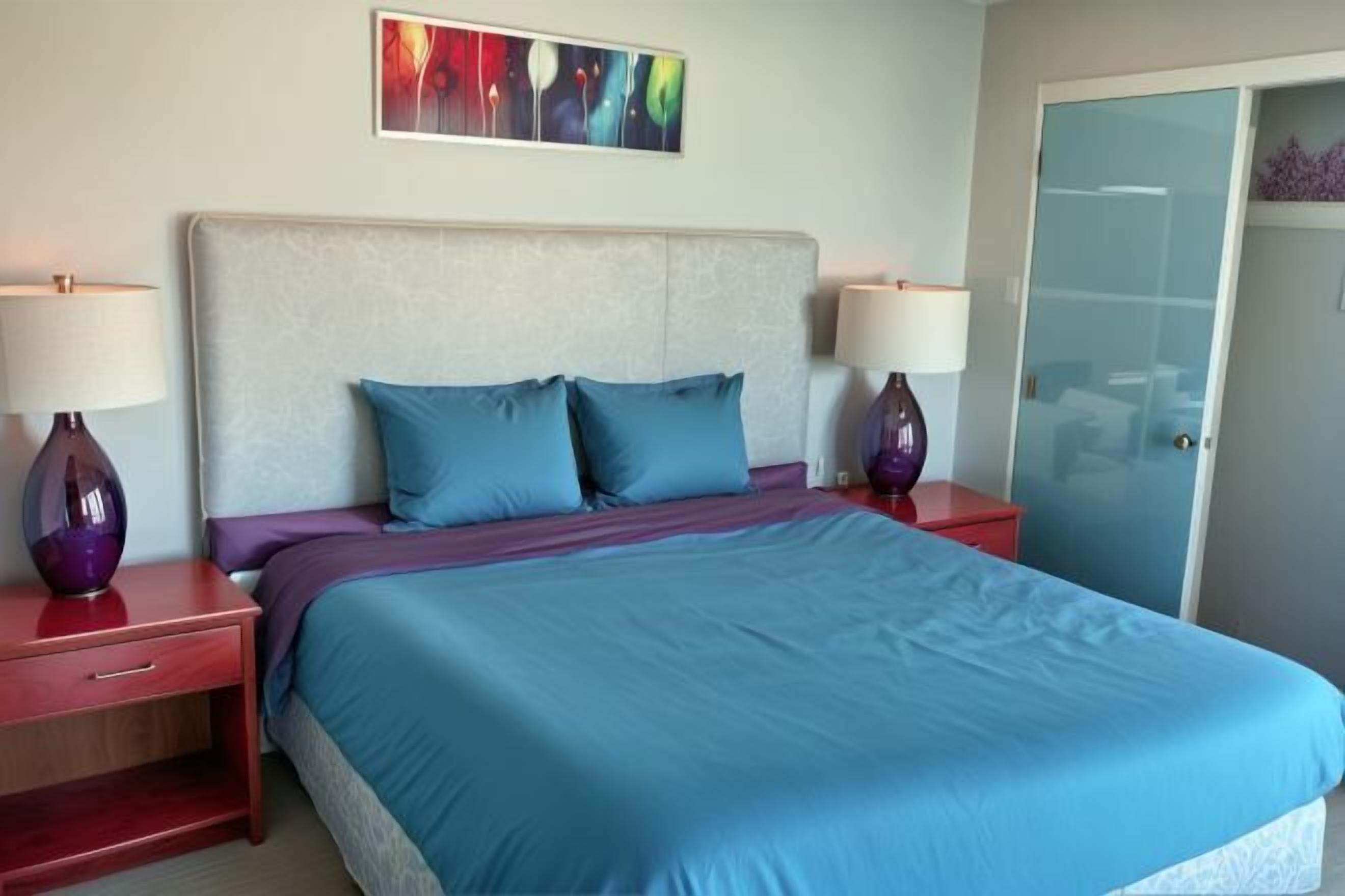 Premium bedding, individually decorated, individually furnished, desk