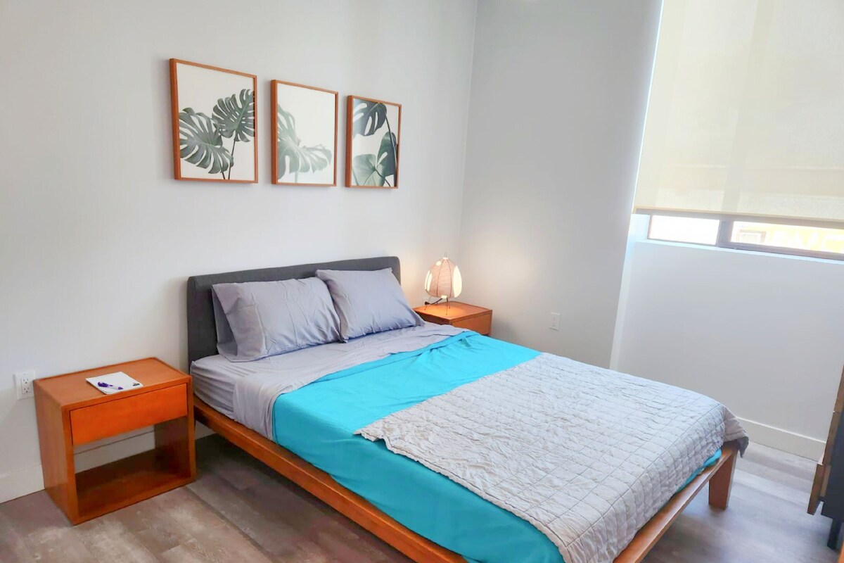Ropa de cama de alta calidad y escritorio 