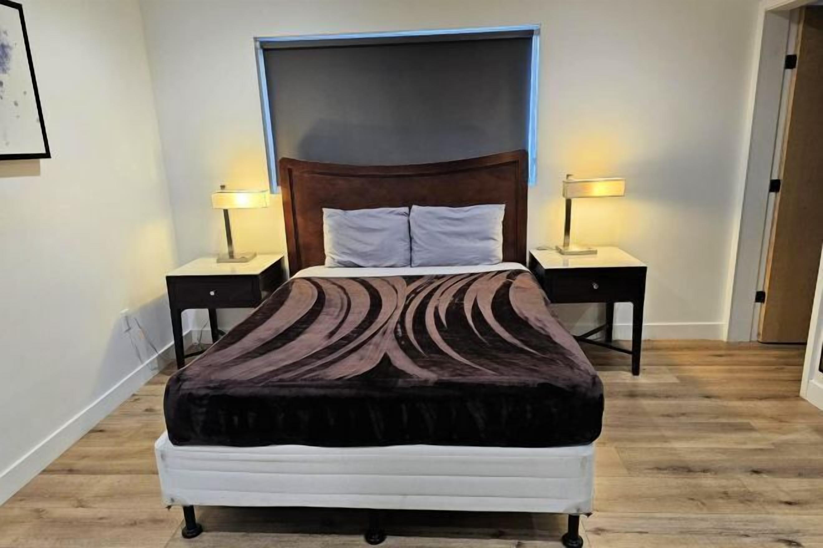 Premium bedding, individually decorated, individually furnished, desk