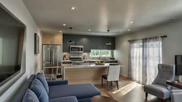 Comfort Apartment, 1 Bedroom | Private kitchen | Full-sized fridge, oven, stovetop, dishwasher