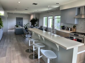 Townhouse Comfort, 3 kamar tidur | Dapur pribadi | Lemari es besar, oven, kompor, dan mesin pencuci piring
