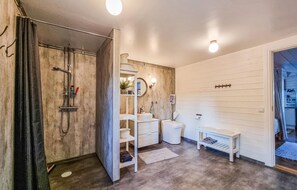 Shower - 2 bedroom nice home in Bottnaryd (Bottnaryd)