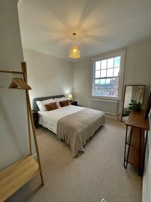 1 bedroom, iron/ironing board, WiFi, bed sheets - Walmgate Apartment (York)