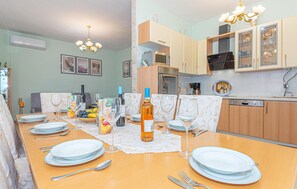 Dining - Nice home in Sedramic with outdoor swimming pool (Sedramic)