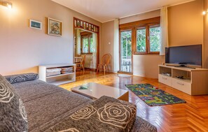 TV - Amazing apartment in Banjole with WiFi (Banjole)