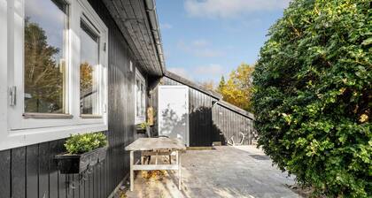 Awesome home in Mern with WiFi