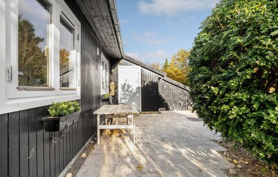 Awesome home in Mern with WiFi