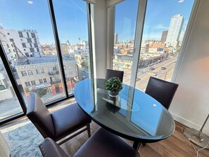 Deluxe Apartment, 1 Bedroom | In-room dining