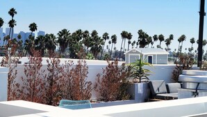 Unclassified image, 4 of 79, button - StaysPro - GORGEOUS Hollywood Living Los Angeles (Los Angeles)