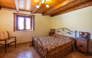 3 عدّة غرف نوم وواي فاي مجانًا وملاءات أسرّة