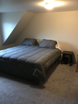 2 bedrooms, iron/ironing board, free WiFi, bed sheets - Country Home Close to Town with WiFi (Atlantic Mine)