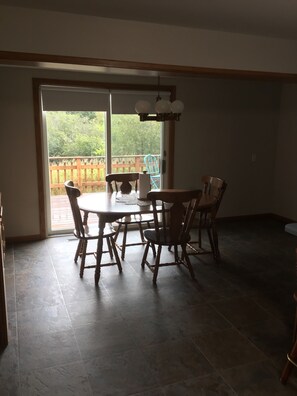 Dining - Country Home Close to Town with WiFi (Atlantic Mine)