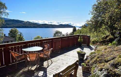 Schönes Haus in Os mit Meerblick