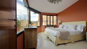 4 Schlafzimmer, Bügeleisen/Bügelbrett, WLAN, Bettwäsche