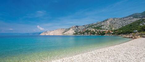 Playa en los alrededores y pesca