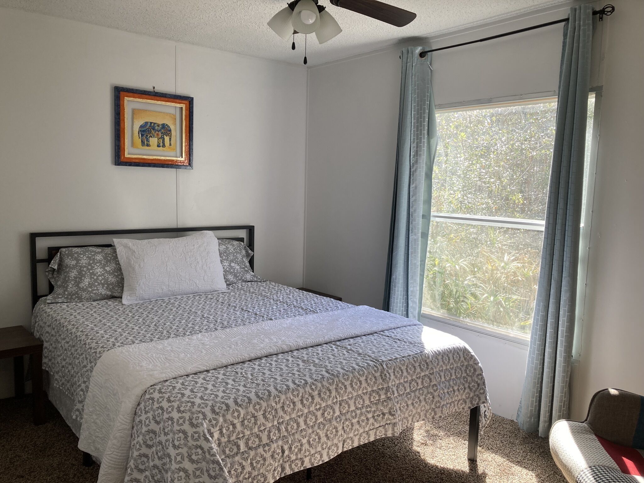 3 bedrooms, desk, iron/ironing board, WiFi (free)