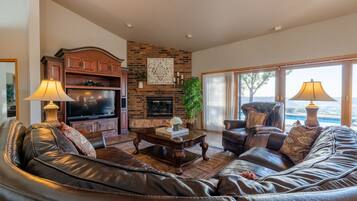 Smart-TV, peis, fotballspill og bordtennis