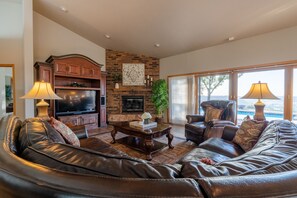 Smart-TV, peis, fotballspill og bordtennis