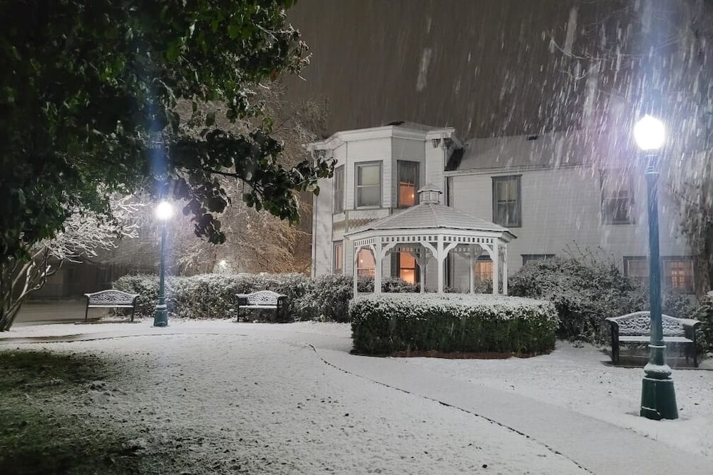 Hawthorne Inn - McGirk, MO