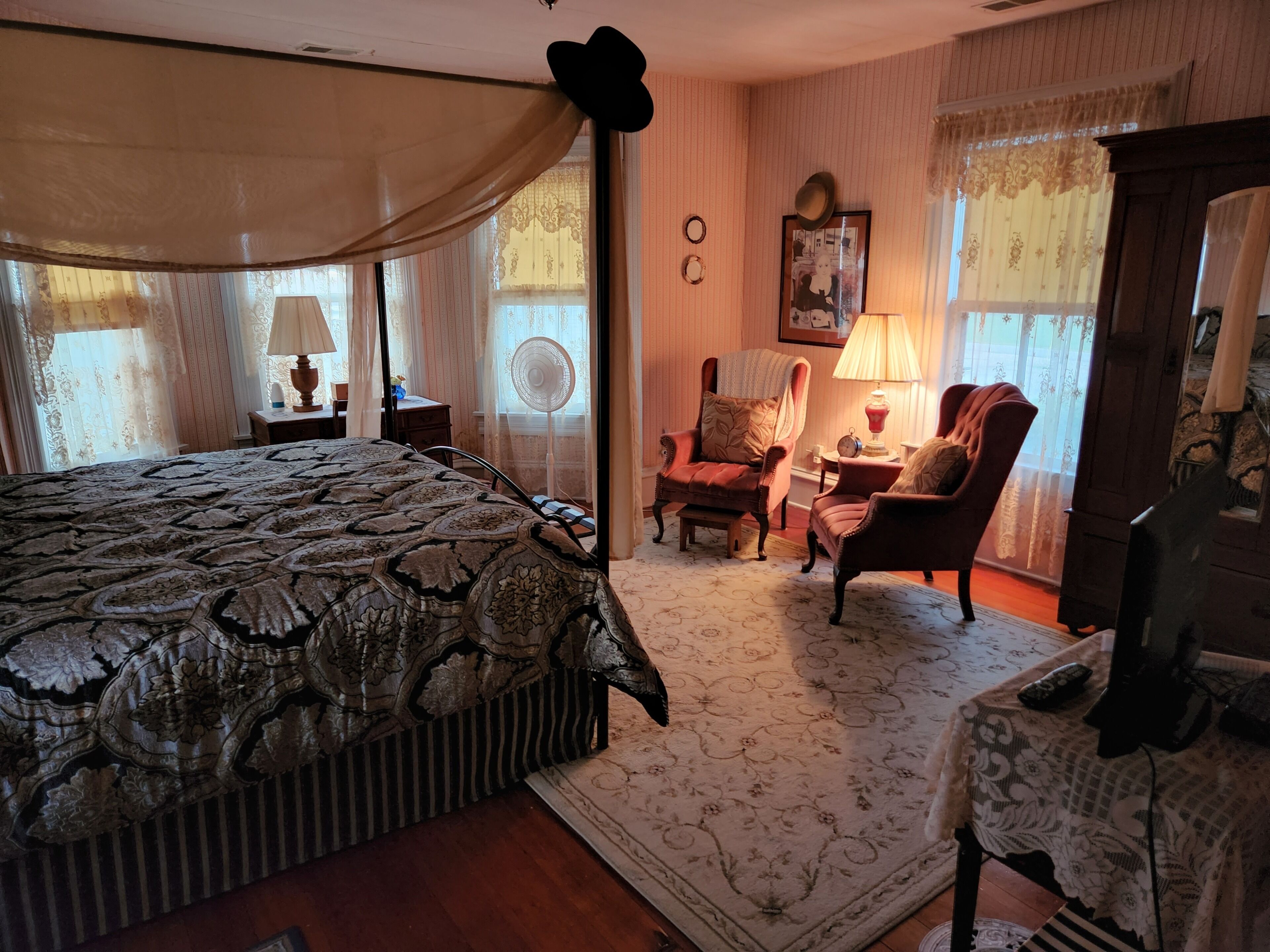 Barrister Room | Free WiFi