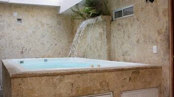 Indoor spa tub