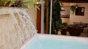 Bañera de hidromasaje interior