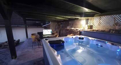 Maison de vacances ferme récemment rénovée avec panorama enchanteur, jacuzzi et sauna