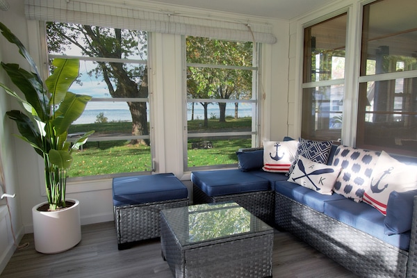 3-season porch with lake view