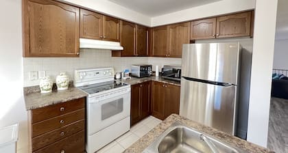 Beautiful 3 bedroom & 3-bathroom vacation home near Toronto Pearson Airport