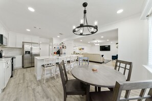 Breakfast area - The Oak Loft (San Antonio)